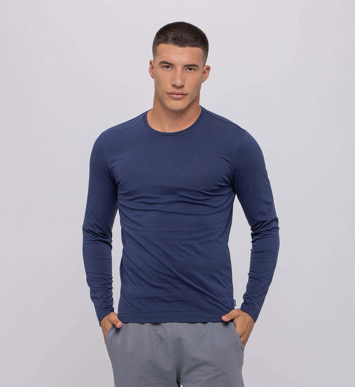 Men´s Basic Long- Sleeve Crew-Neck Cotton Top